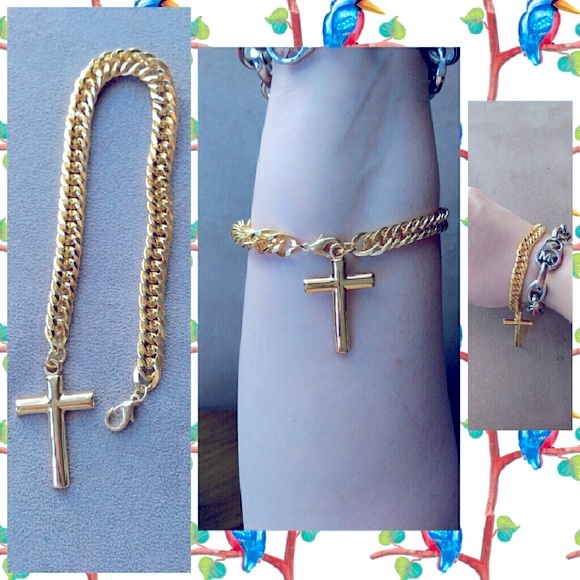 New Beautiful gold tone cross dangling bracelet - Picture 2 of 4